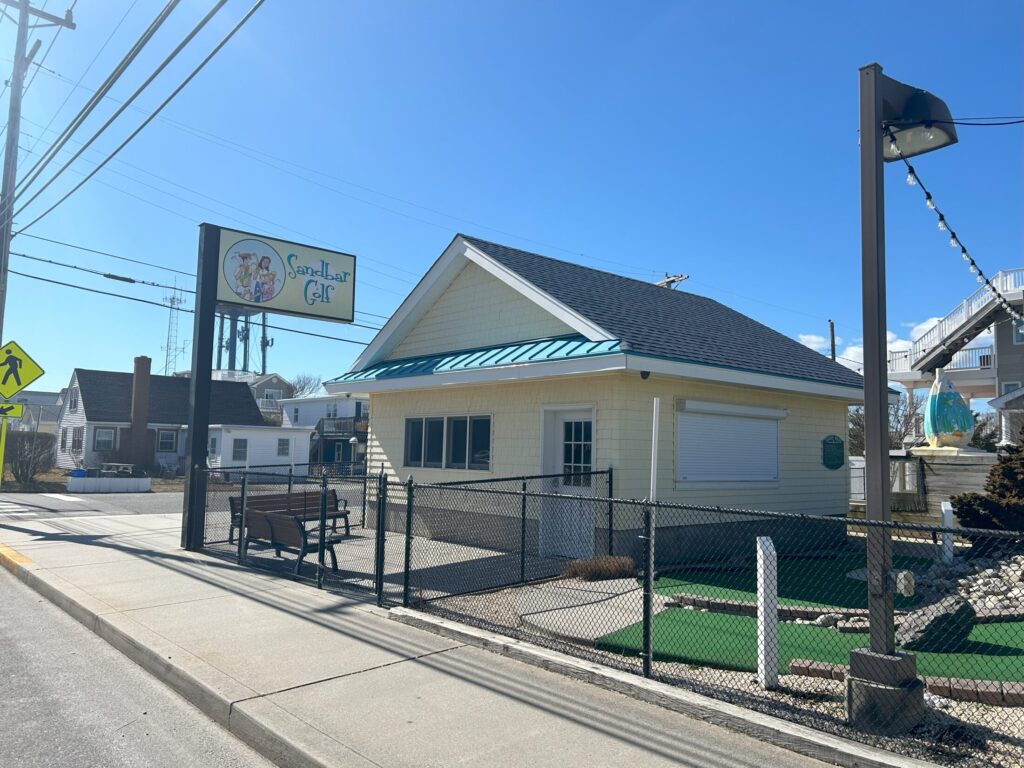 Featured image of Sandbar Mini Golf in Long Beach Island Lifestyle Page