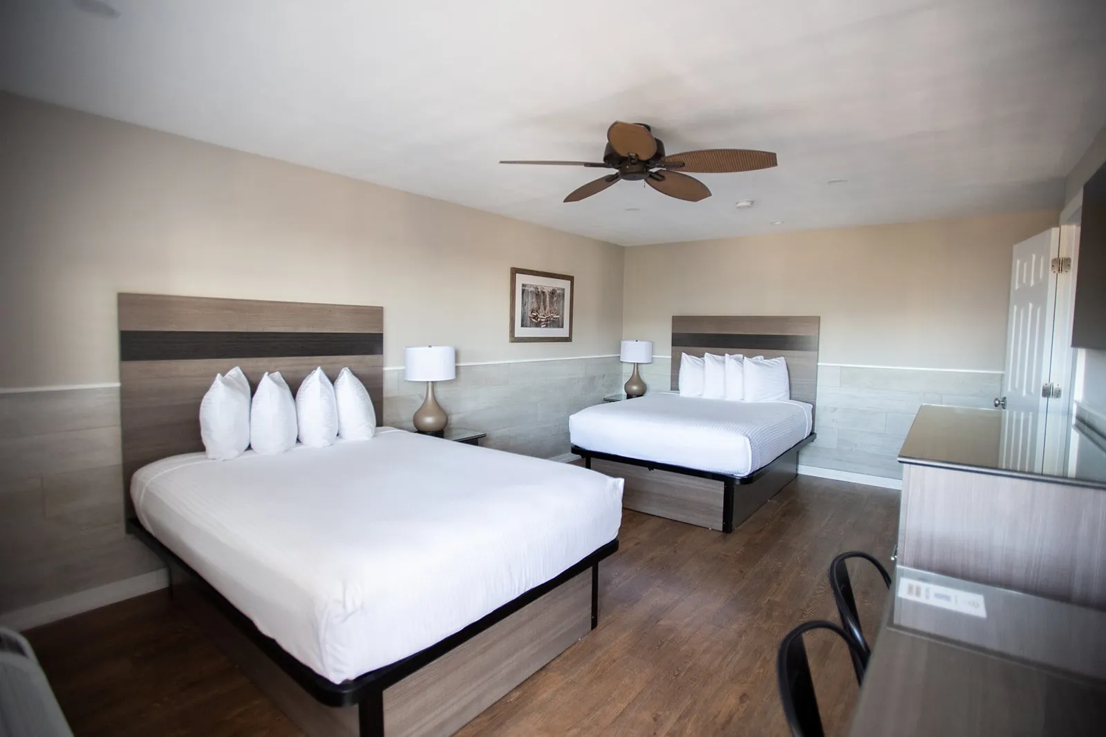 Seashell Resort guestroom