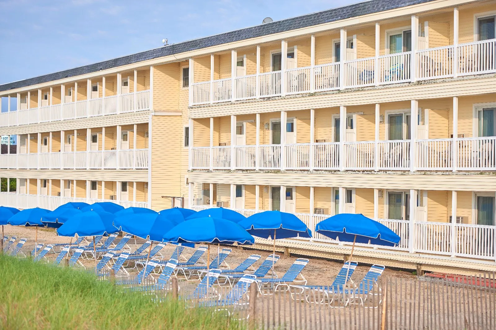 Drifting Sands Oceanfront Hotel